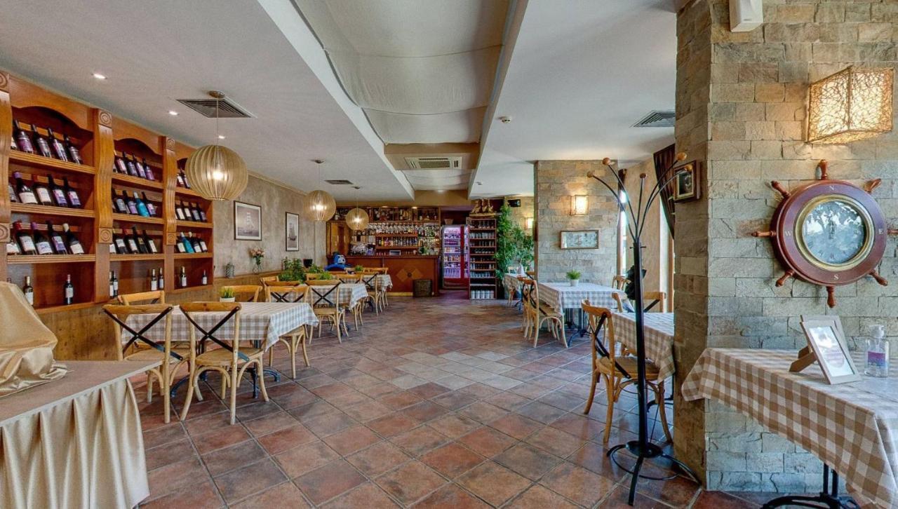 Hotel Mistral Balchik Extérieur photo