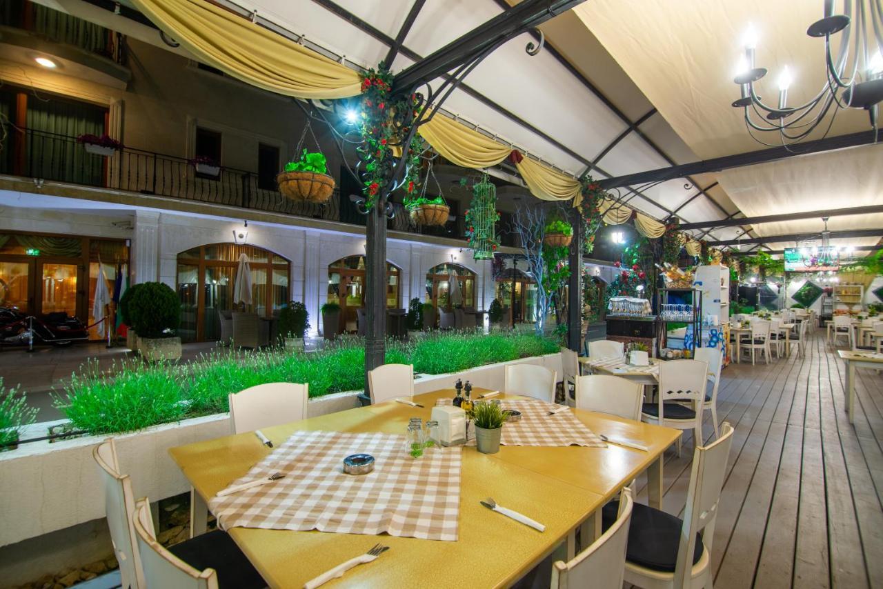 Hotel Mistral Balchik Extérieur photo