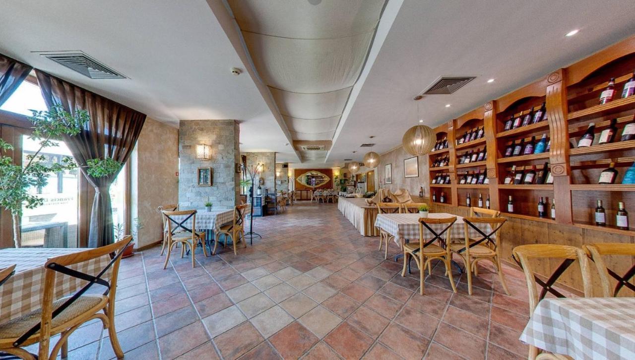 Hotel Mistral Balchik Extérieur photo