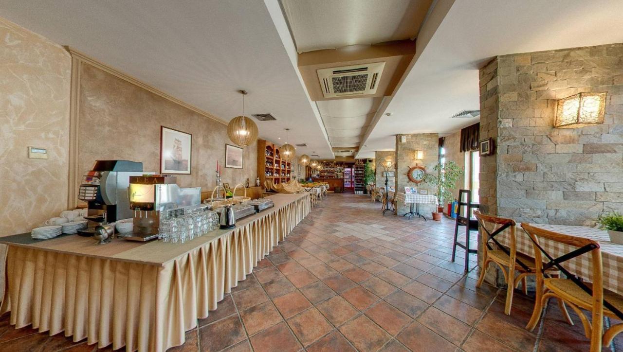 Hotel Mistral Balchik Extérieur photo