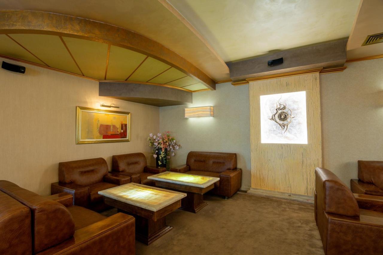 Hotel Mistral Balchik Extérieur photo