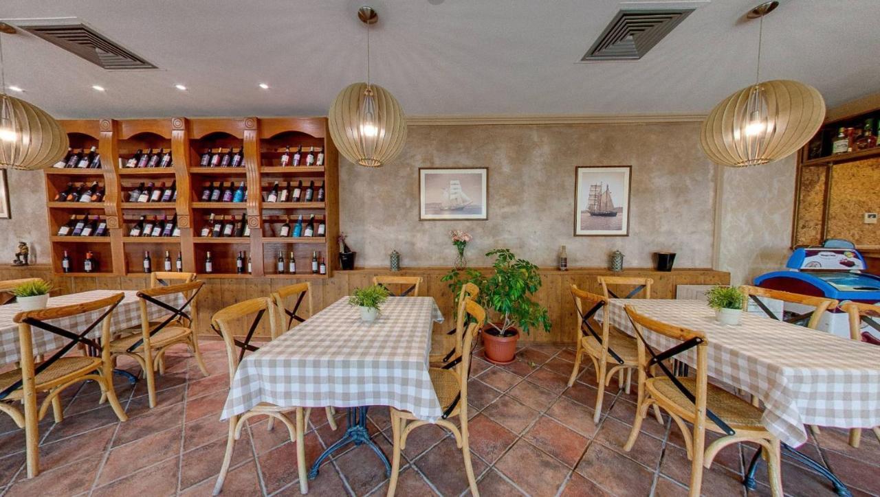 Hotel Mistral Balchik Extérieur photo
