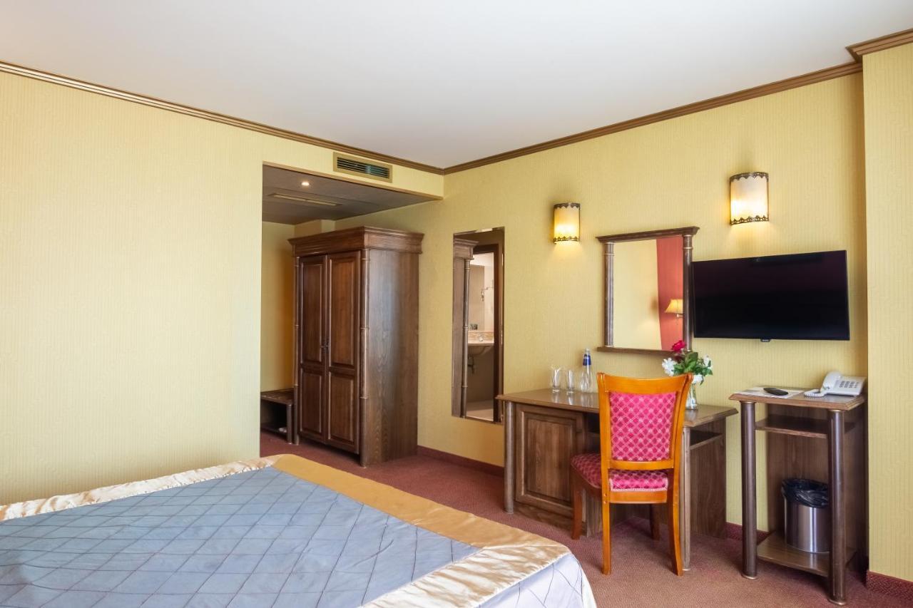 Hotel Mistral Balchik Extérieur photo