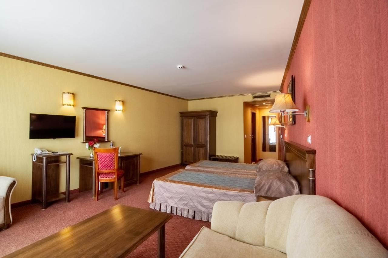 Hotel Mistral Balchik Extérieur photo