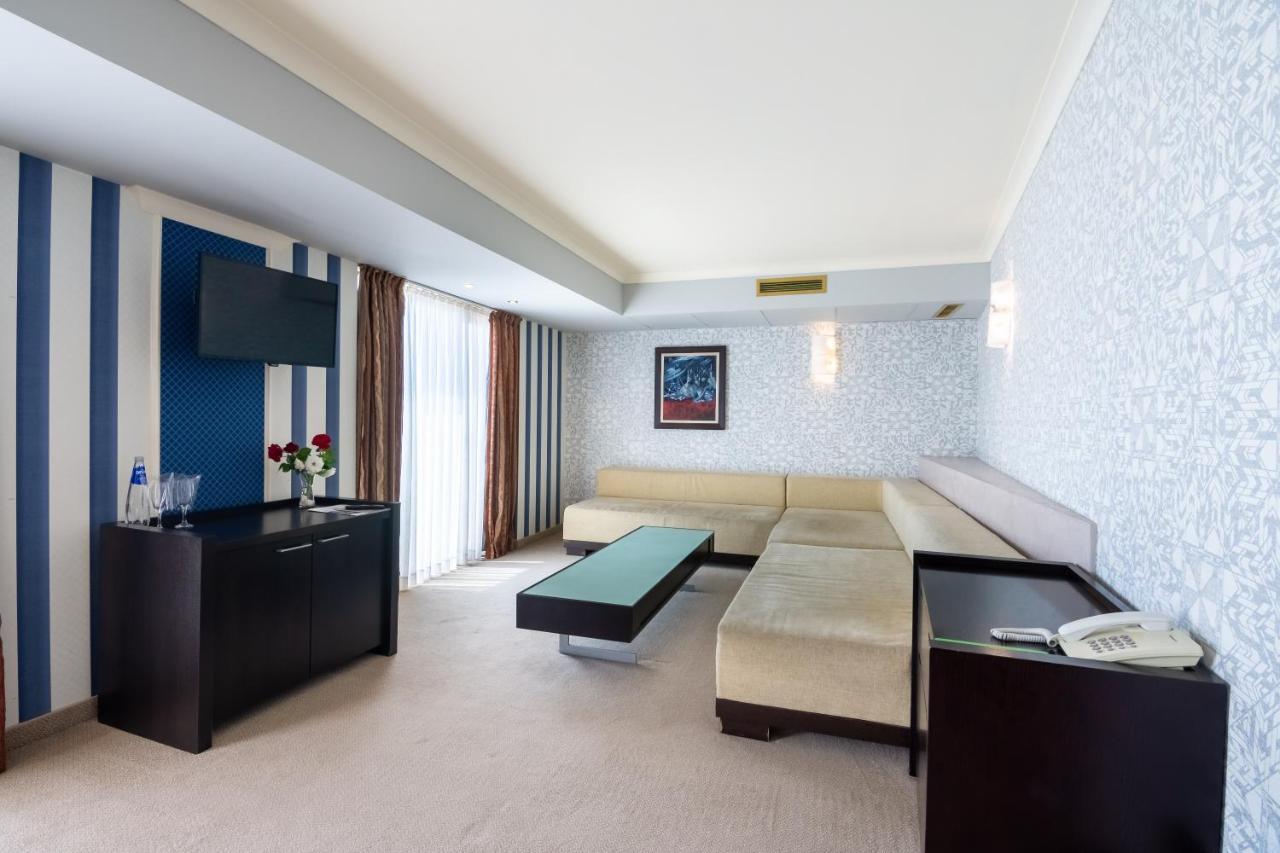 Hotel Mistral Balchik Extérieur photo