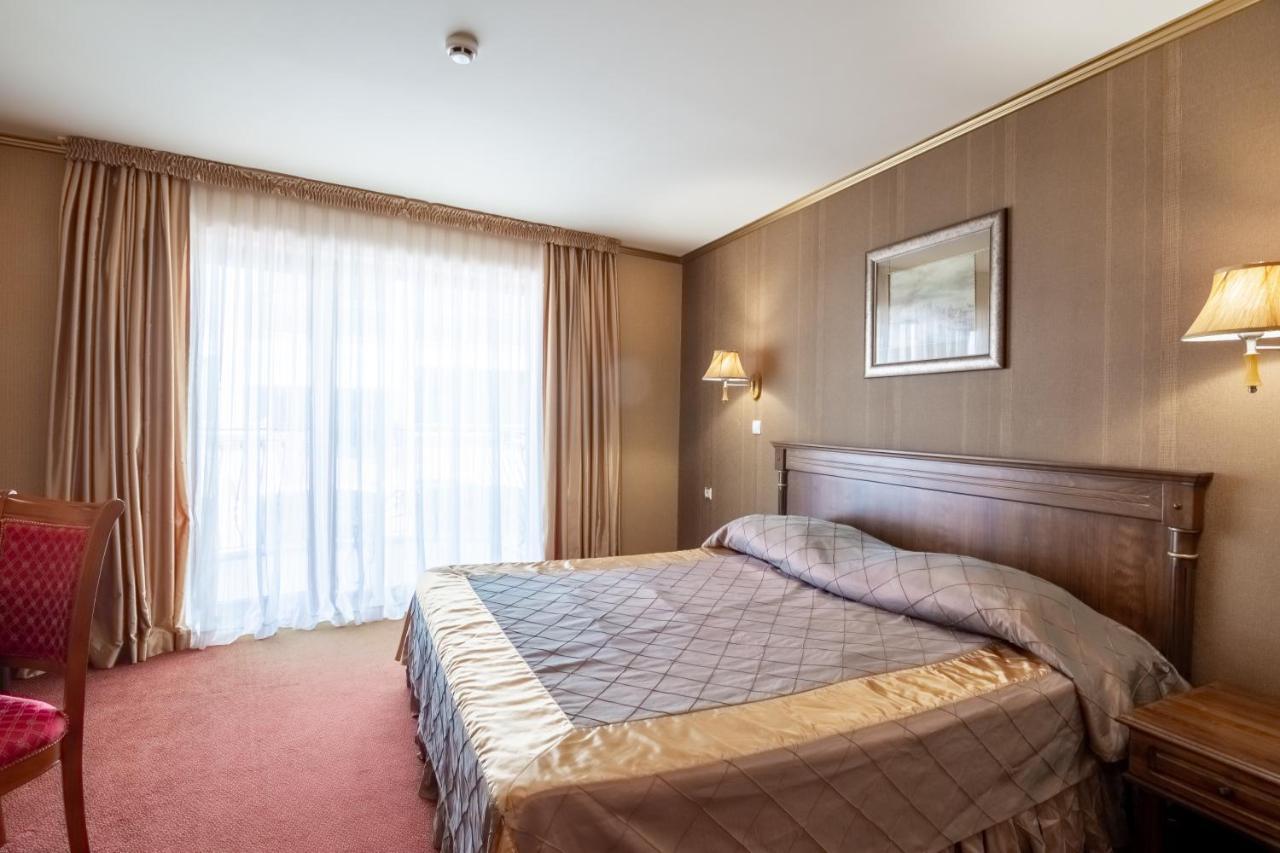 Hotel Mistral Balchik Extérieur photo