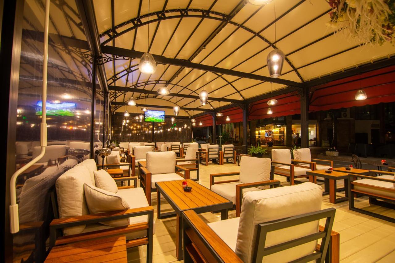 Hotel Mistral Balchik Extérieur photo