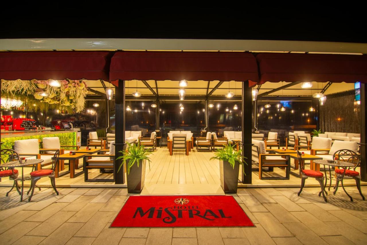 Hotel Mistral Balchik Extérieur photo