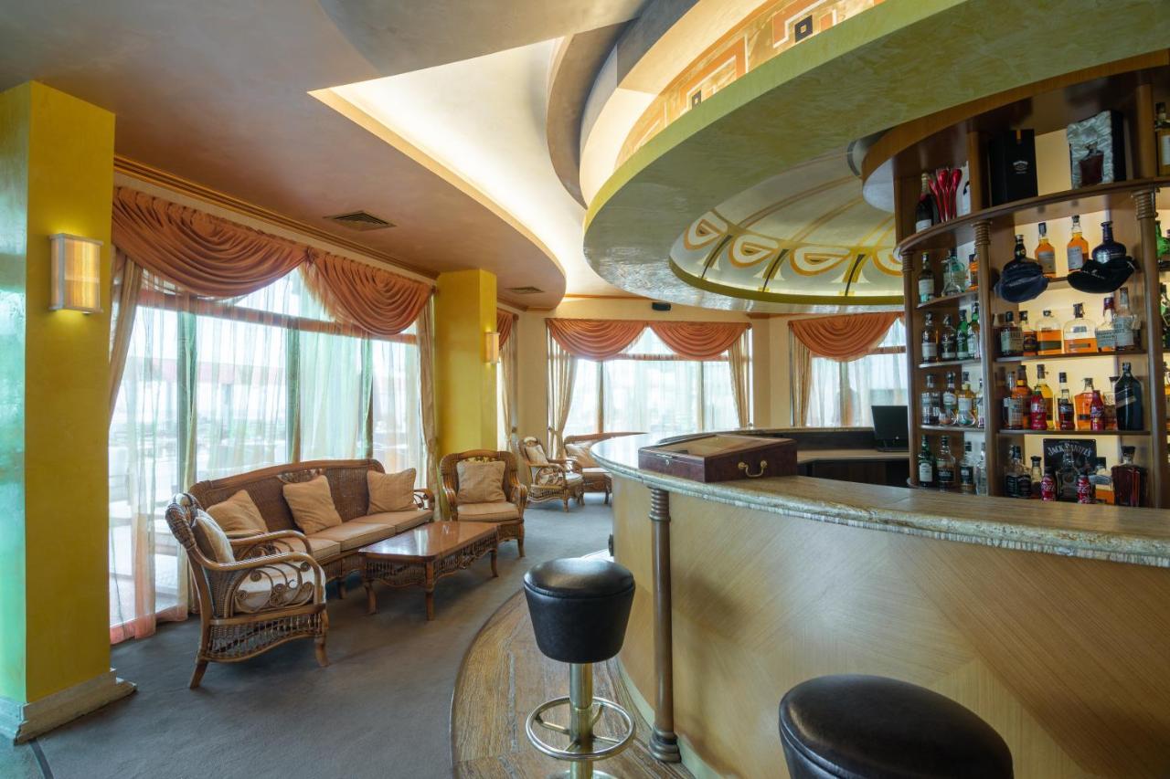 Hotel Mistral Balchik Extérieur photo