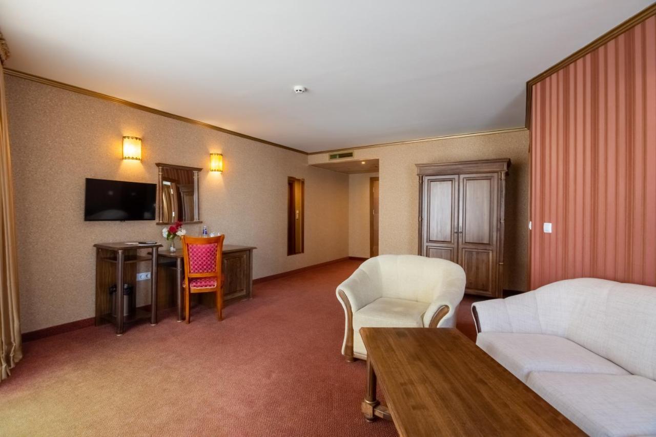 Hotel Mistral Balchik Extérieur photo