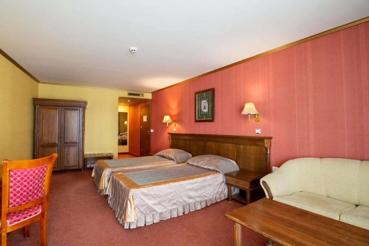 Hotel Mistral Balchik Extérieur photo