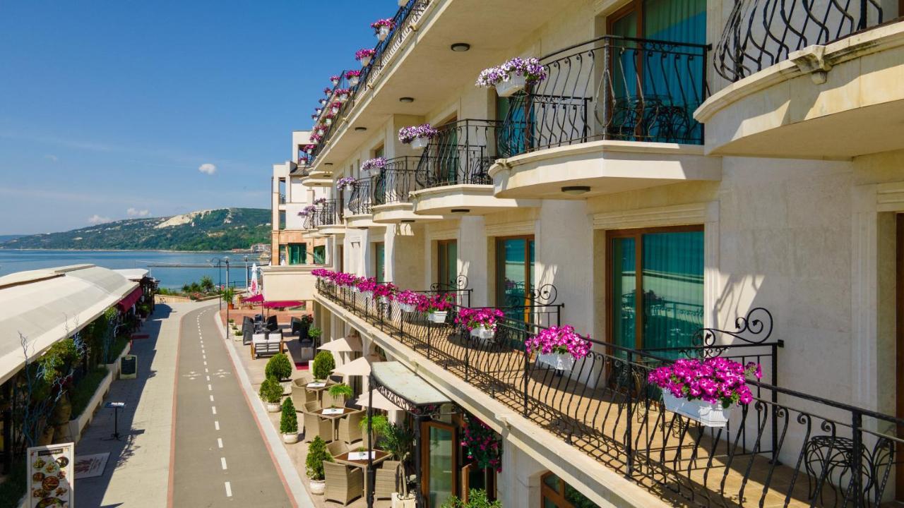 Hotel Mistral Balchik Extérieur photo