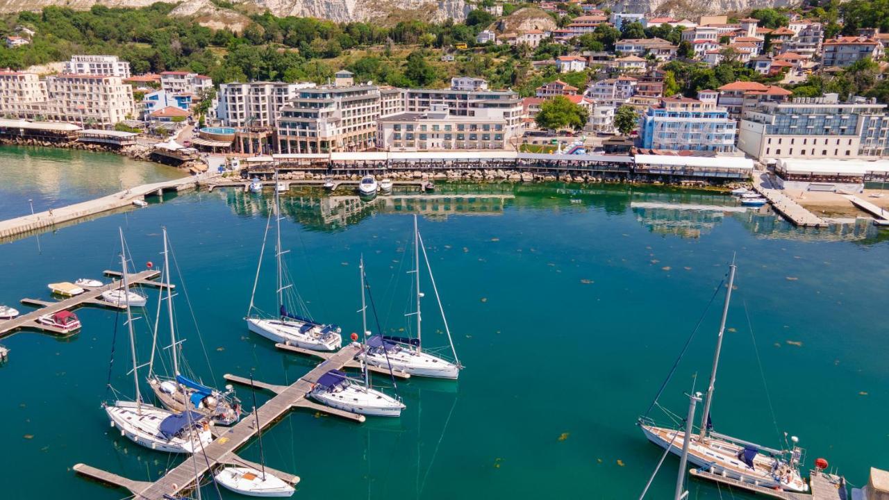 Hotel Mistral Balchik Extérieur photo