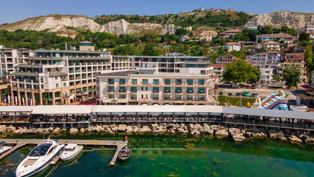 Hotel Mistral Balchik Extérieur photo